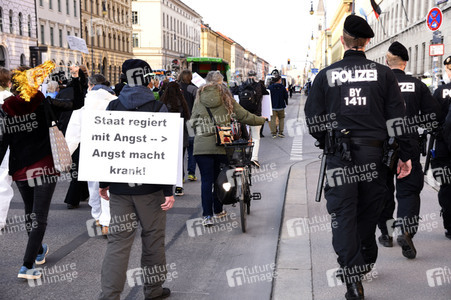 Demonstration gegen die bundesweite Verschärfung des Infektionsschutzgesetzes in München