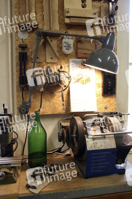 Traditionelle Handwerke - Der Instrumentenbauer