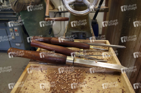 Traditionelle Handwerke - Der Instrumentenbauer