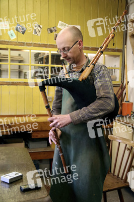 Traditionelle Handwerke - Der Instrumentenbauer