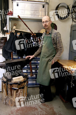 Traditionelle Handwerke - Der Instrumentenbauer