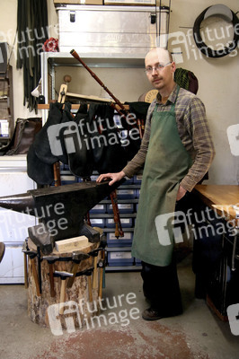 Traditionelle Handwerke - Der Instrumentenbauer