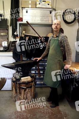 Traditionelle Handwerke - Der Instrumentenbauer