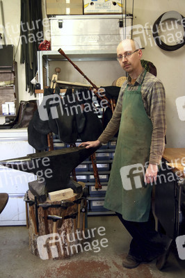 Traditionelle Handwerke - Der Instrumentenbauer