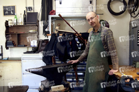 Traditionelle Handwerke - Der Instrumentenbauer