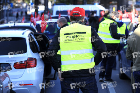 Aktion der IG-Metall 'Gleiche Arbeit - gleicher Lohn' in Berlin