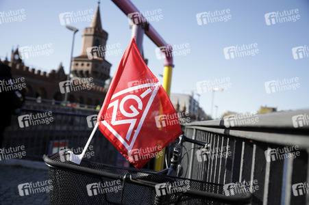 Aktion der IG-Metall 'Gleiche Arbeit - gleicher Lohn' in Berlin