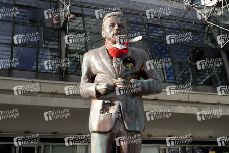 Klaas Heufer-Umlauf Statue in Berlin