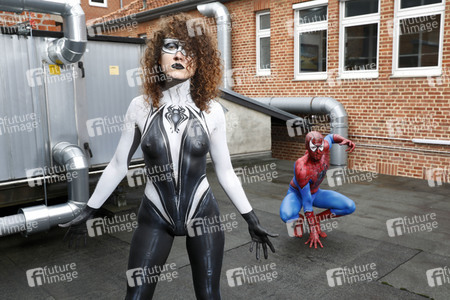 'Tag der Superhelden / National Superhero Day'-Bodypainting