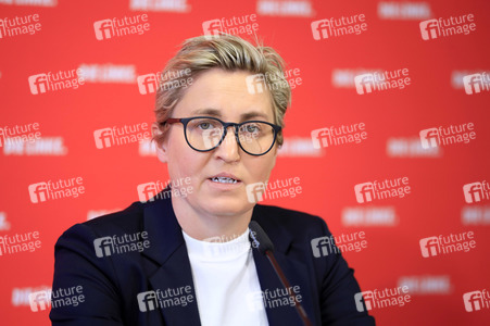 Pressekonferenz mit Susanne Hennig-Wellsow in Berlin