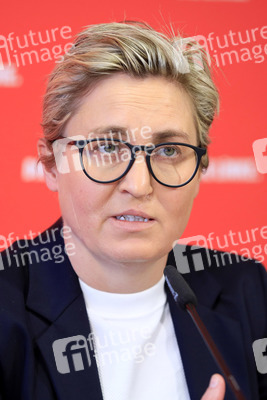 Pressekonferenz mit Susanne Hennig-Wellsow in Berlin