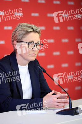 Pressekonferenz mit Susanne Hennig-Wellsow in Berlin