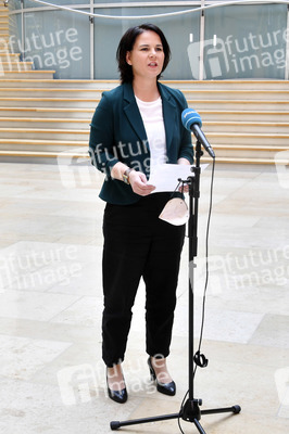 Pressestatement mit Annalena Baerbock in Berlin