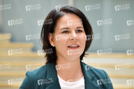Pressestatement mit Annalena Baerbock in Berlin