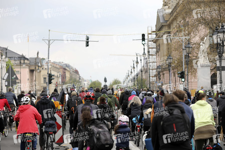 Fahrraddemo zum 1. Mai in Berlin