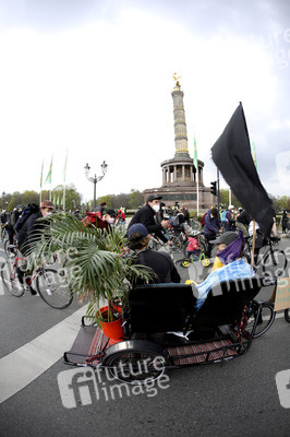 Fahrraddemo zum 1. Mai in Berlin