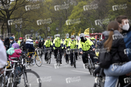 Fahrraddemo zum 1. Mai in Berlin