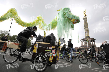 Fahrraddemo zum 1. Mai in Berlin