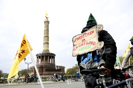 Fahrraddemo zum 1. Mai in Berlin
