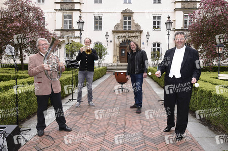 Aktion 'Paukenschlag gegen die Einsamkeit' in München