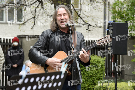 Aktion 'Paukenschlag gegen die Einsamkeit' in München