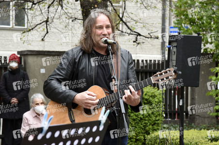 Aktion 'Paukenschlag gegen die Einsamkeit' in München