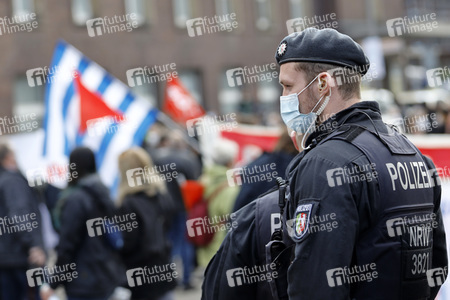 Demo 'Düsseldorf stellt sich quer' in Düsseldorf