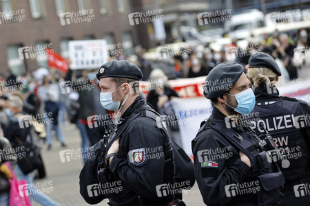 Demo 'Düsseldorf stellt sich quer' in Düsseldorf