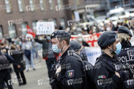 Demo 'Düsseldorf stellt sich quer' in Düsseldorf