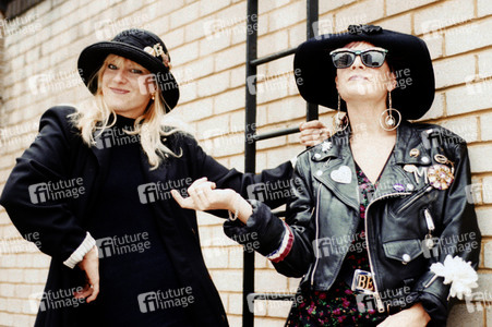 Photoshooting mit Voice of the Beehive in London