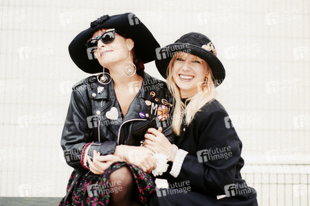 Photoshooting mit Voice of the Beehive in London