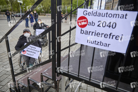 Protestaktion für Barrierefreiheit in Berlin