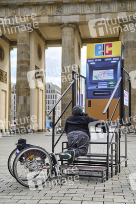 Protestaktion für Barrierefreiheit in Berlin