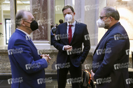 Fototermin mit Ronan Le Gleut im Bundesrat in Berlin