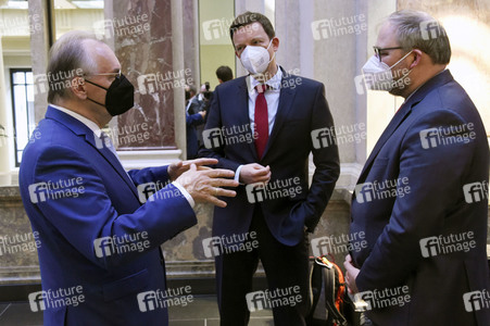 Fototermin mit Ronan Le Gleut im Bundesrat in Berlin