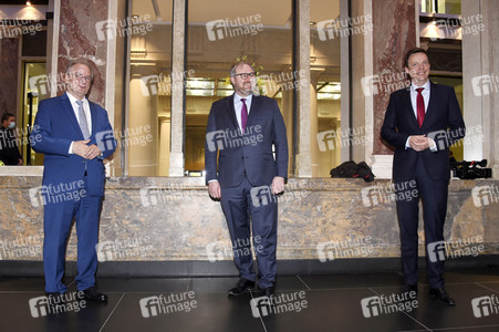 Fototermin mit Ronan Le Gleut im Bundesrat in Berlin