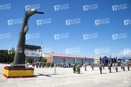 Nationalflaggenübergabe an die ACAVIET in Colmenar Viejo