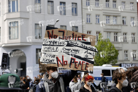 Demo gegen Gewaltübergriffe durch Polizisten in Berlin