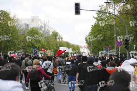 Demo gegen Gewaltübergriffe durch Polizisten in Berlin
