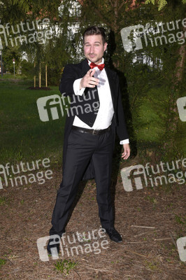 Christoph Baierl beim Streaming von 'Lebensfreude' in Haar