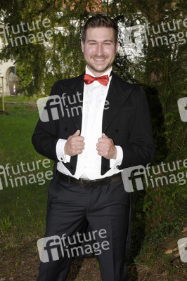 Christoph Baierl beim Streaming von 'Lebensfreude' in Haar