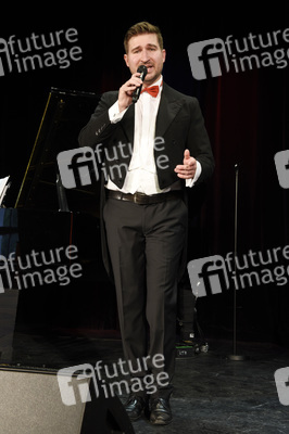 Christoph Baierl beim Streaming von 'Lebensfreude' in Haar