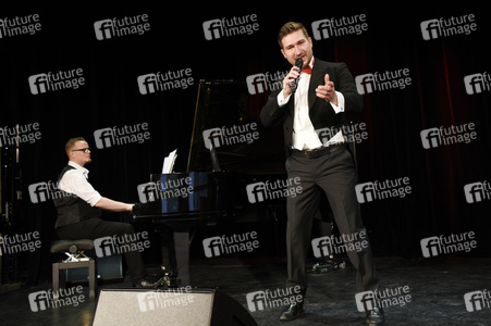 Christoph Baierl beim Streaming von 'Lebensfreude' in Haar