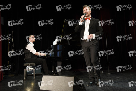 Christoph Baierl beim Streaming von 'Lebensfreude' in Haar