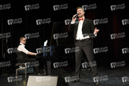 Christoph Baierl beim Streaming von 'Lebensfreude' in Haar