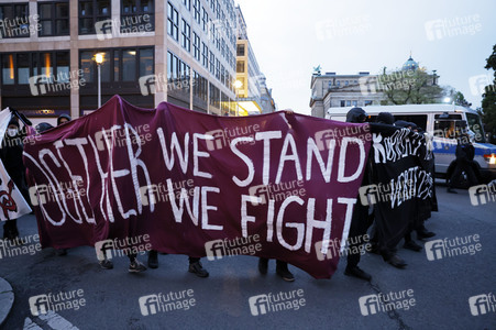 Demonstration für den Erhalt von 'Köpi 137' in Berlin