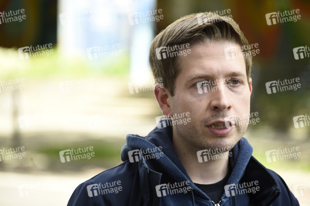 SPD-Aktion Hissung der Regenbogenflagge in Berlin