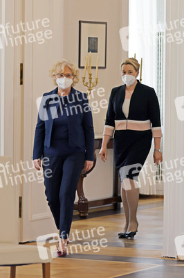 Fototermin mit Frank-Walter Steinmeier, Franziska Giffey und Christine Lambrecht in Berlin