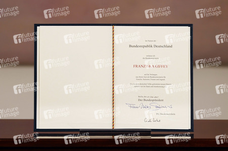 Fototermin mit Frank-Walter Steinmeier, Franziska Giffey und Christine Lambrecht in Berlin