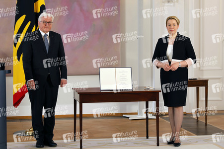Fototermin mit Frank-Walter Steinmeier, Franziska Giffey und Christine Lambrecht in Berlin